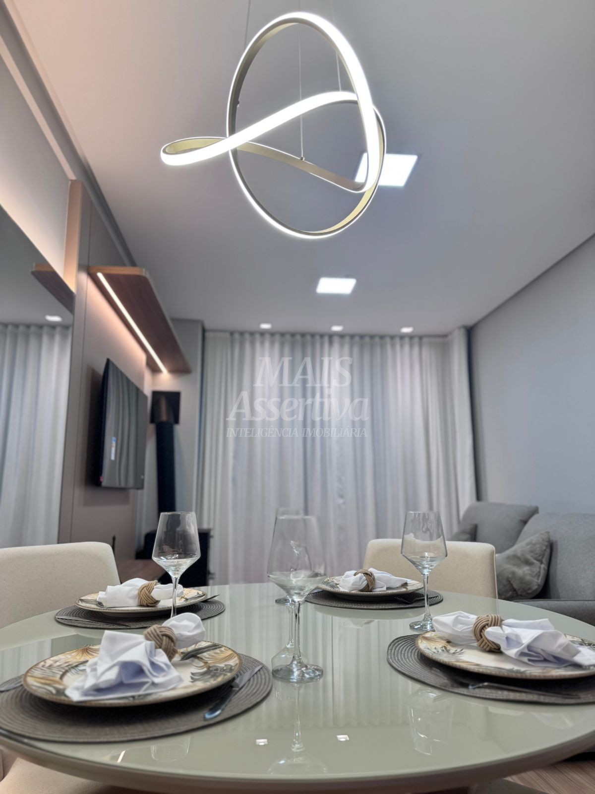 Apartamento mobiliado 02 dormitórios para venda no Centro de Canela