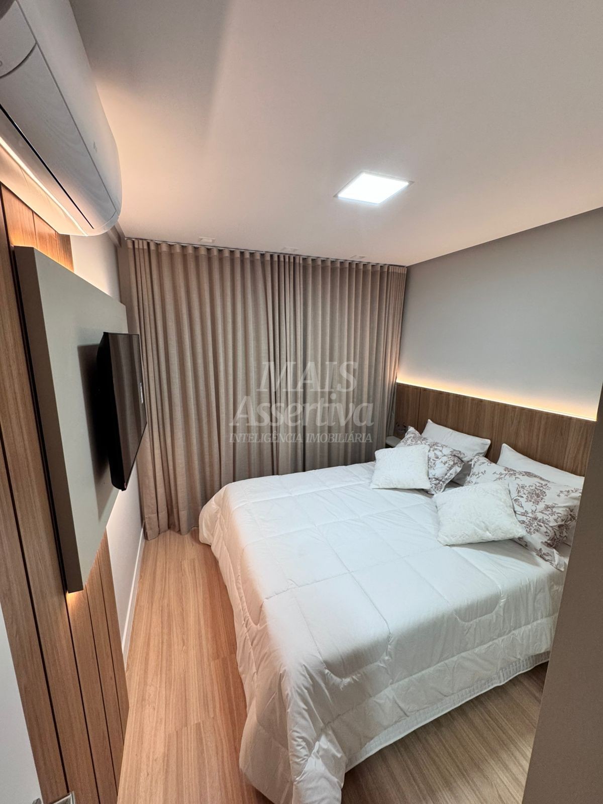 Apartamento mobiliado 02 dormitórios para venda no Centro de Canela
