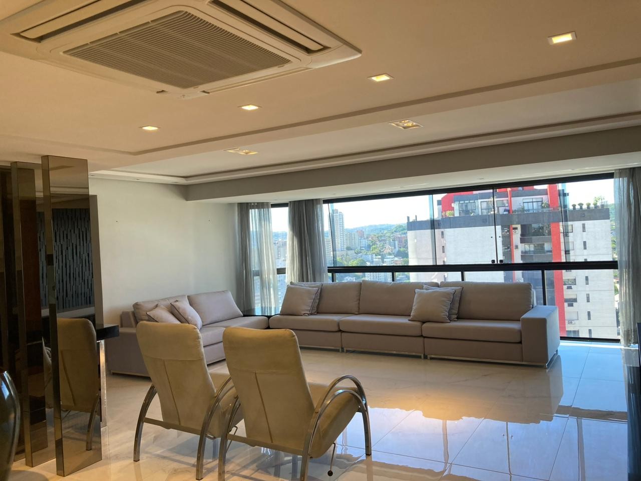 Cobertura duplex com 435 m² para venda no Centro de Novo Hamburgo