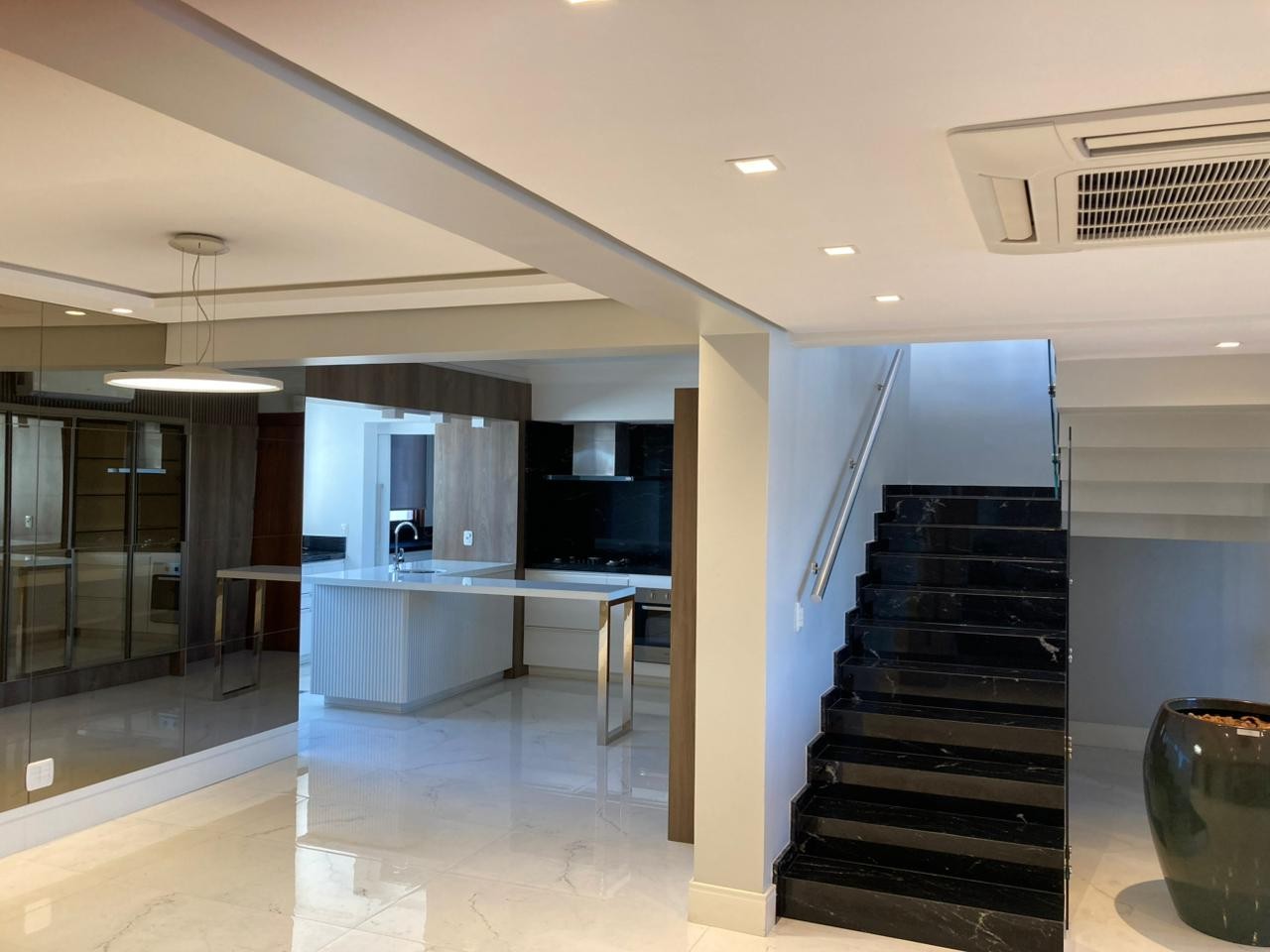 Cobertura duplex com 435 m² para venda no Centro de Novo Hamburgo