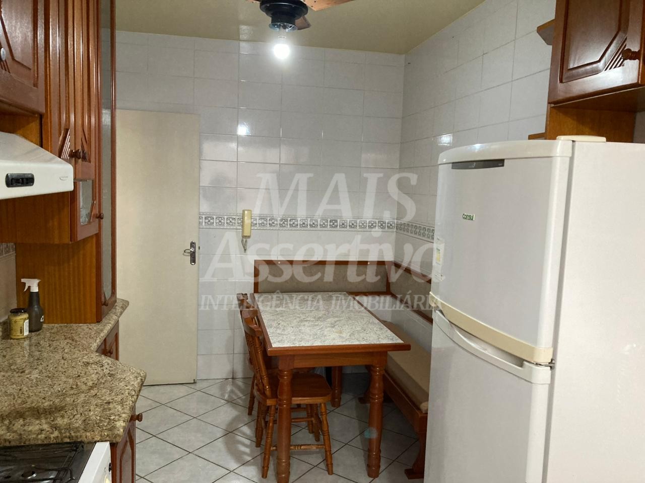 Apartamento mobiliado para locação 02 dormitórios na Av. dr. Maurício Cardoso em Novo Hamburgo