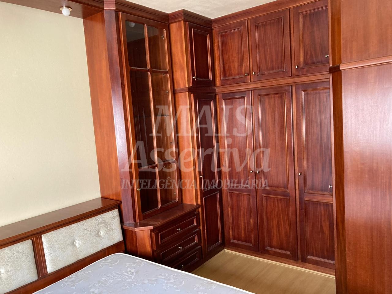 Apartamento mobiliado para locação 02 dormitórios na Av. dr. Maurício Cardoso em Novo Hamburgo