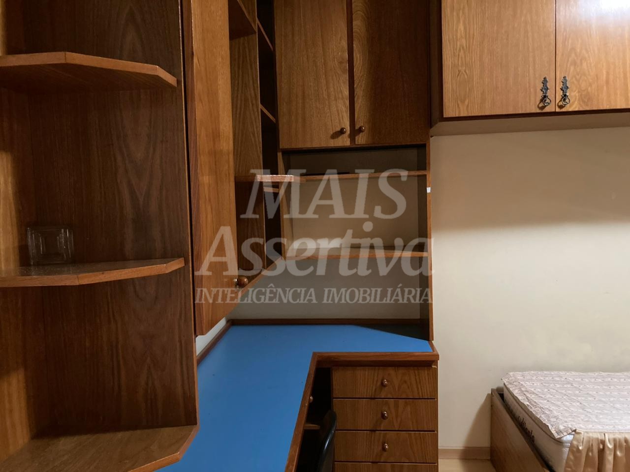Apartamento mobiliado para locação 02 dormitórios na Av. dr. Maurício Cardoso em Novo Hamburgo