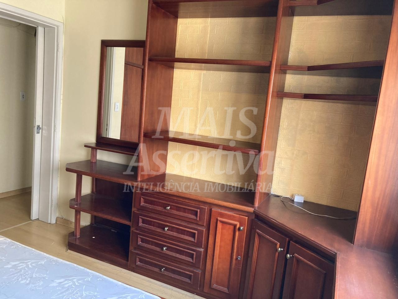 Apartamento mobiliado para locação 02 dormitórios na Av. dr. Maurício Cardoso em Novo Hamburgo