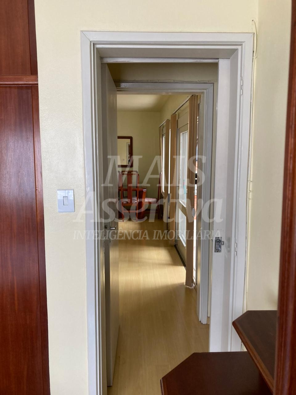 Apartamento mobiliado para locação 02 dormitórios na Av. dr. Maurício Cardoso em Novo Hamburgo