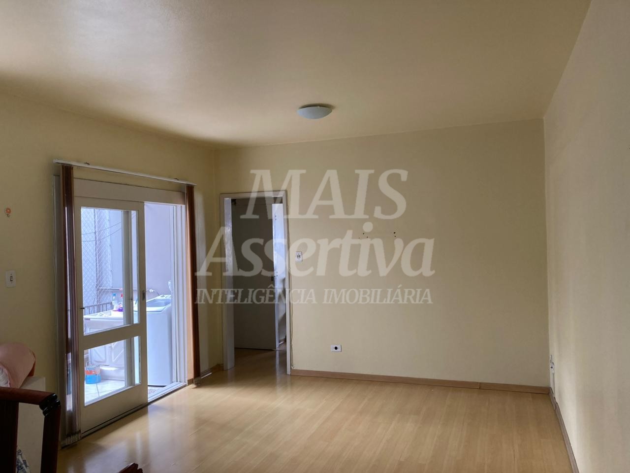 Apartamento mobiliado para locação 02 dormitórios na Av. dr. Maurício Cardoso em Novo Hamburgo