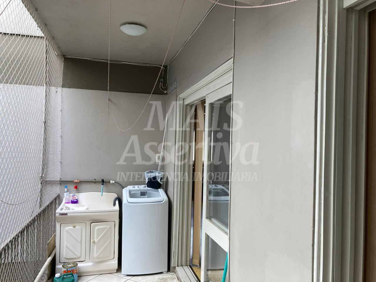 Apartamento mobiliado para locação 02 dormitórios na Av. dr. Maurício Cardoso em Novo Hamburgo