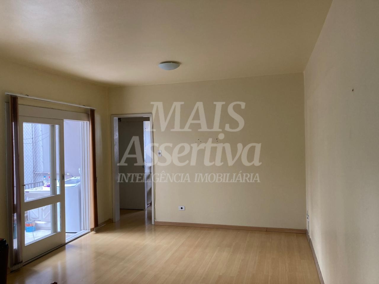 Apartamento mobiliado para locação 02 dormitórios na Av. dr. Maurício Cardoso em Novo Hamburgo