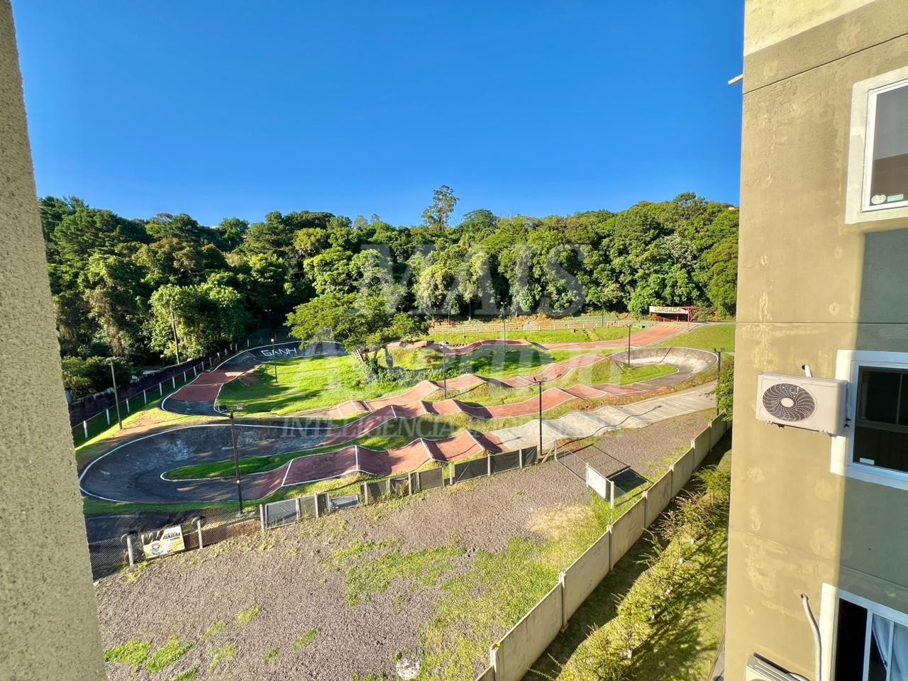 Apartamento com sacada e churrasqueira para locação - Porto Rotterdam 