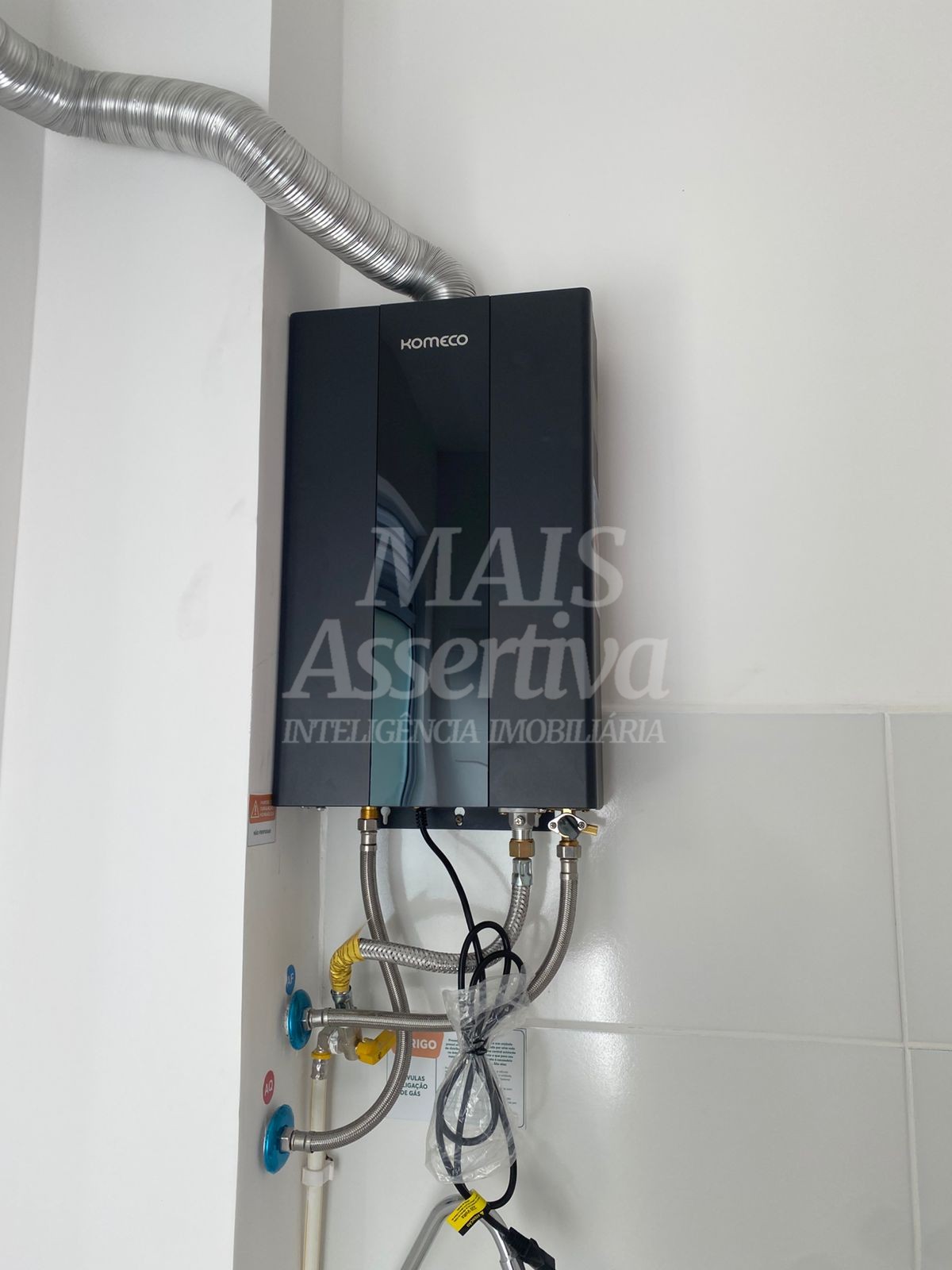 Apartamento com sacada e churrasqueira para locação - Porto Rotterdam 