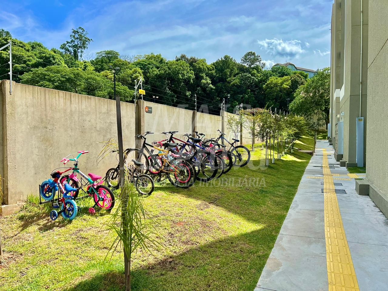 Apartamento para locação no 5º andar com sacada e churrasqueira, Porto Rotterdam