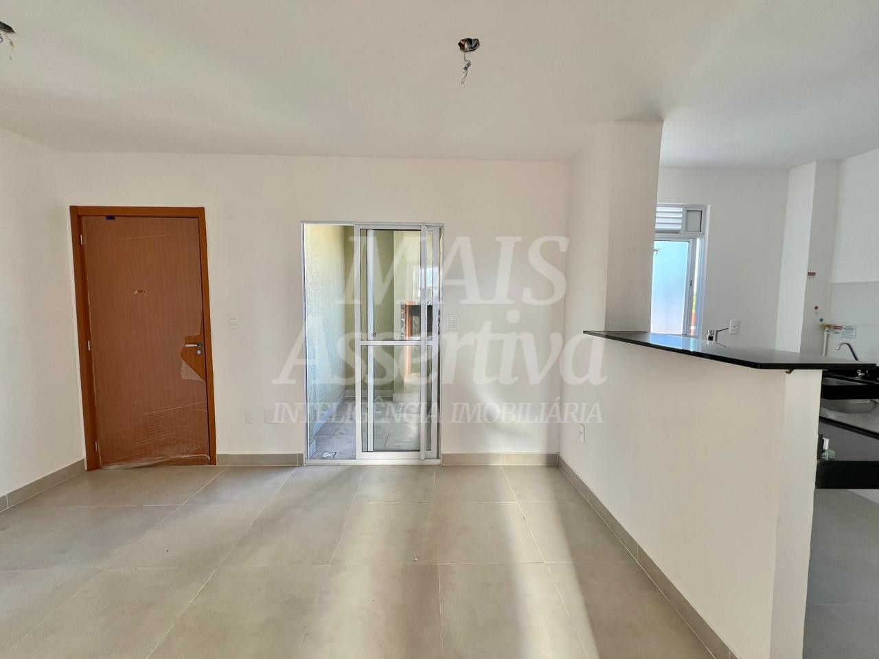 Apartamento para locação no 5º andar com sacada e churrasqueira, Porto Rotterdam