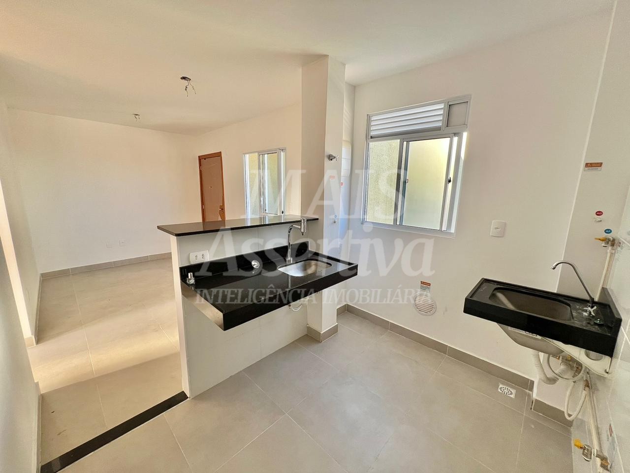 Apartamento para locação no 5º andar com sacada e churrasqueira, Porto Rotterdam