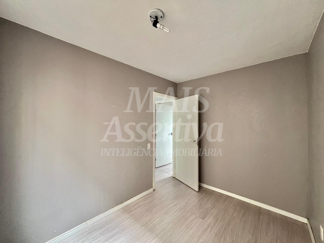 Apartamento semi mobiliado para locação no Residencial Alto Paraiso