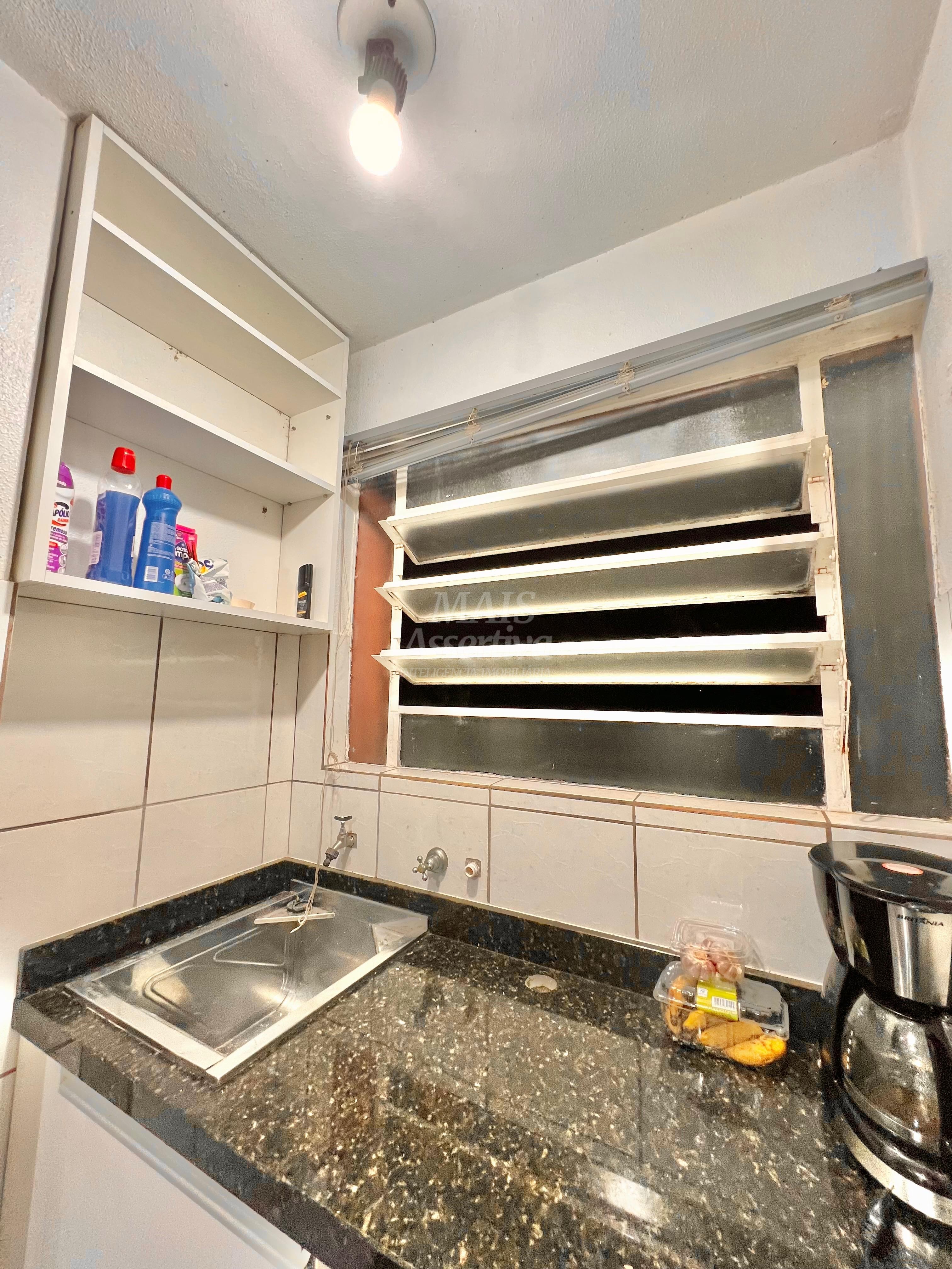 Apartamento semi mobiliado para venda - Vicente Kielling no 3º andar 