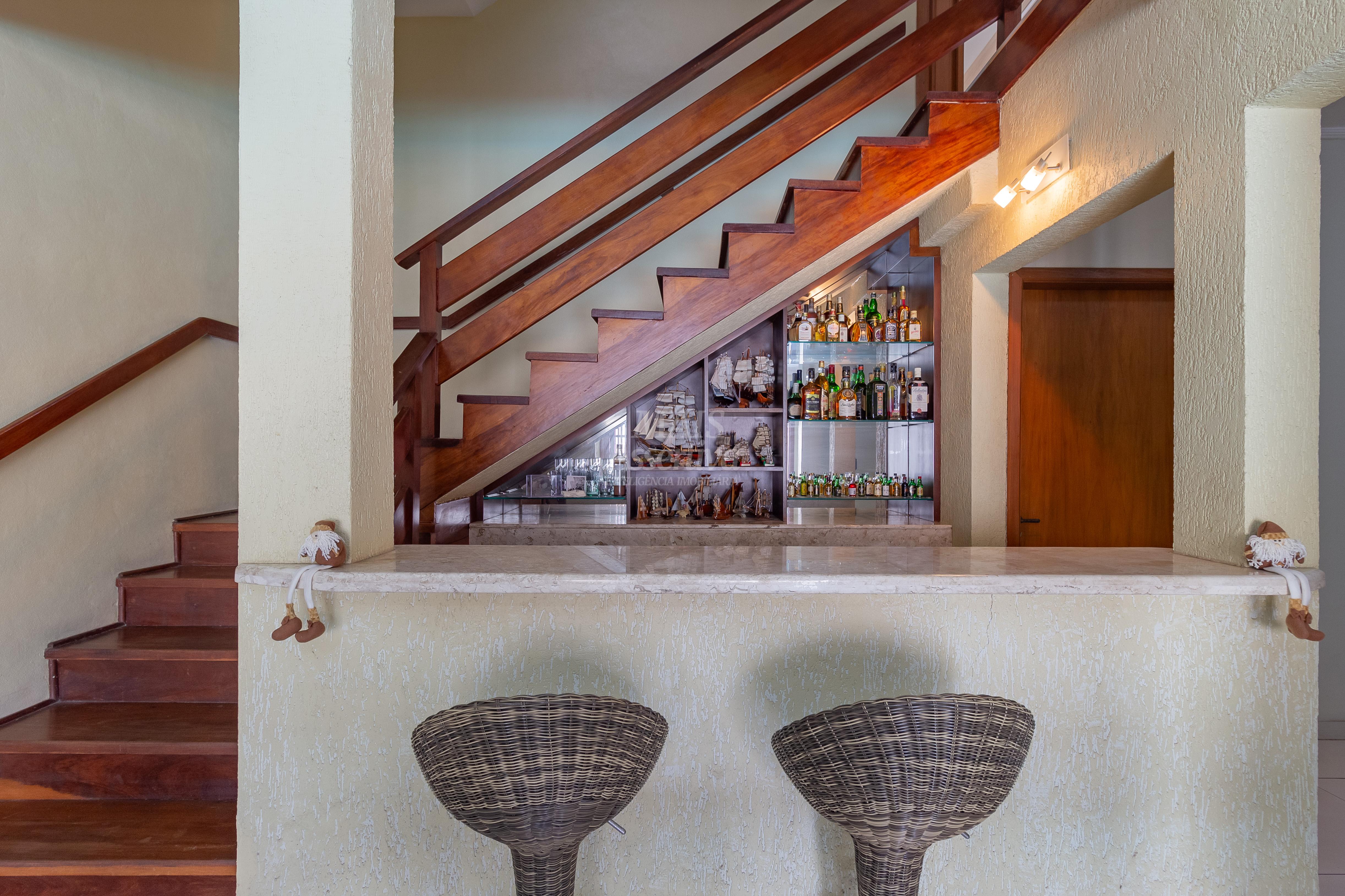 Sobrado semi mobiliado para venda de 4 dormitórios, bairro Canudos em Novo Hamburgo/RS. 