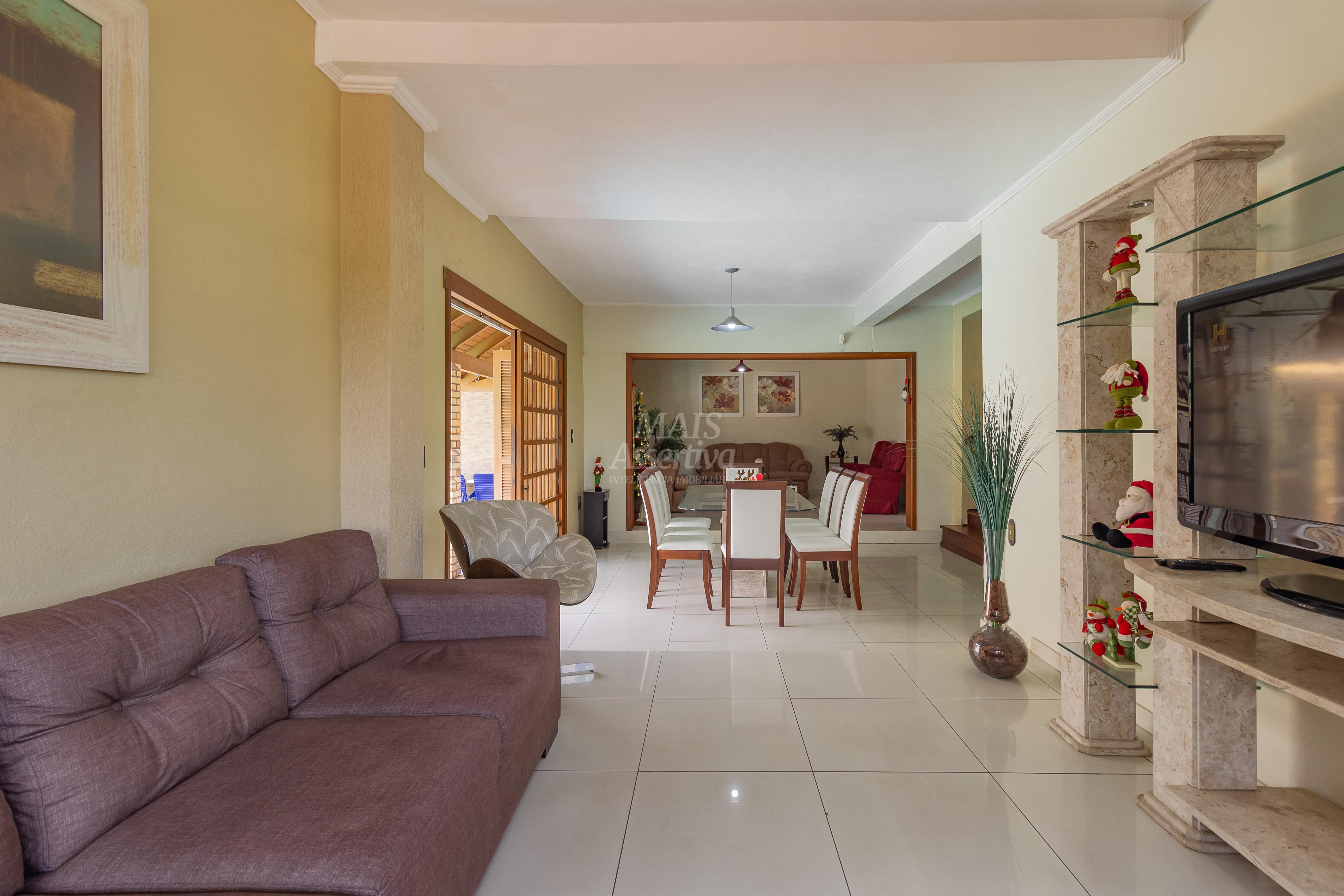 Sobrado semi mobiliado para venda de 4 dormitórios, bairro Canudos em Novo Hamburgo/RS. 