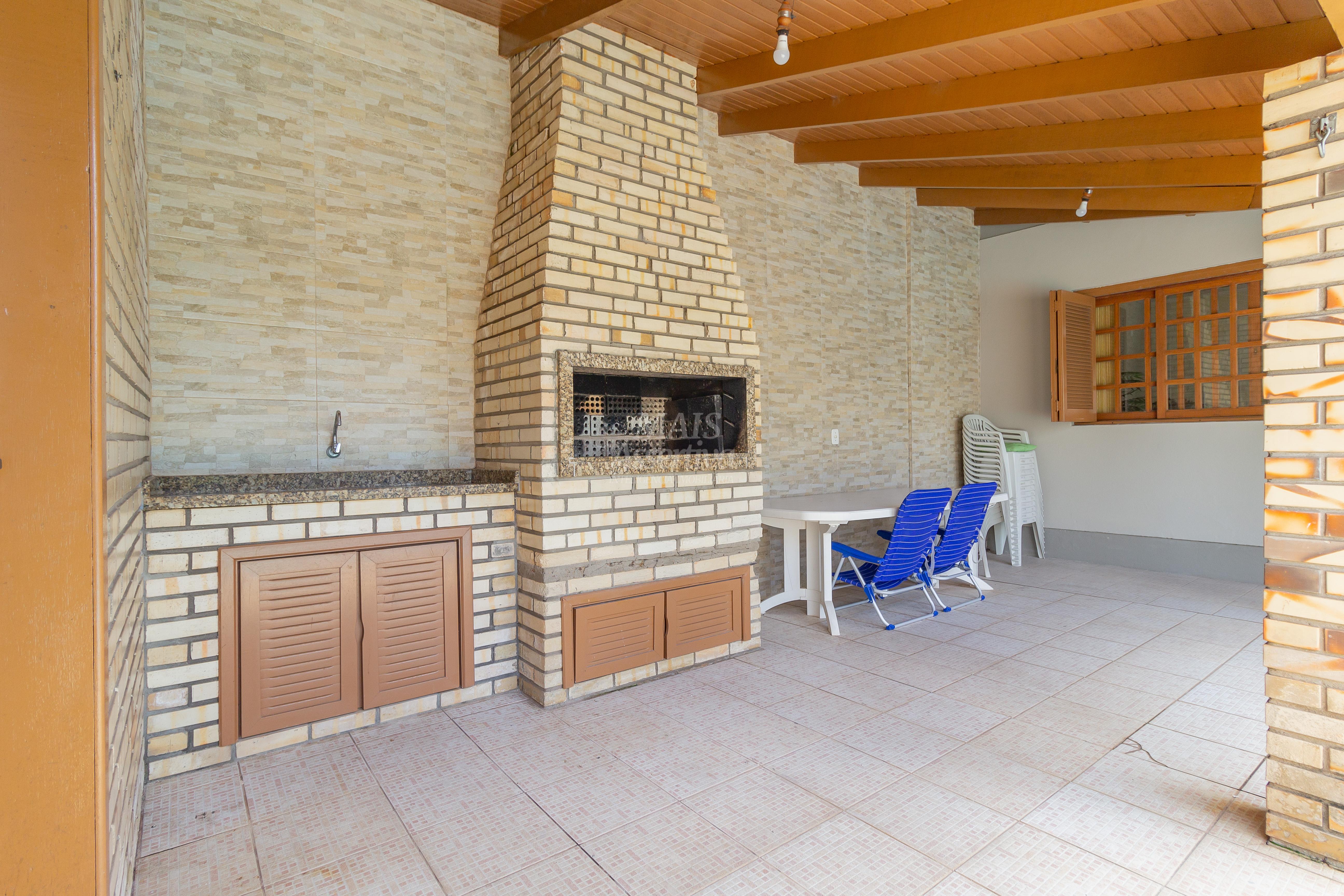 Sobrado semi mobiliado para venda de 4 dormitórios, bairro Canudos em Novo Hamburgo/RS. 