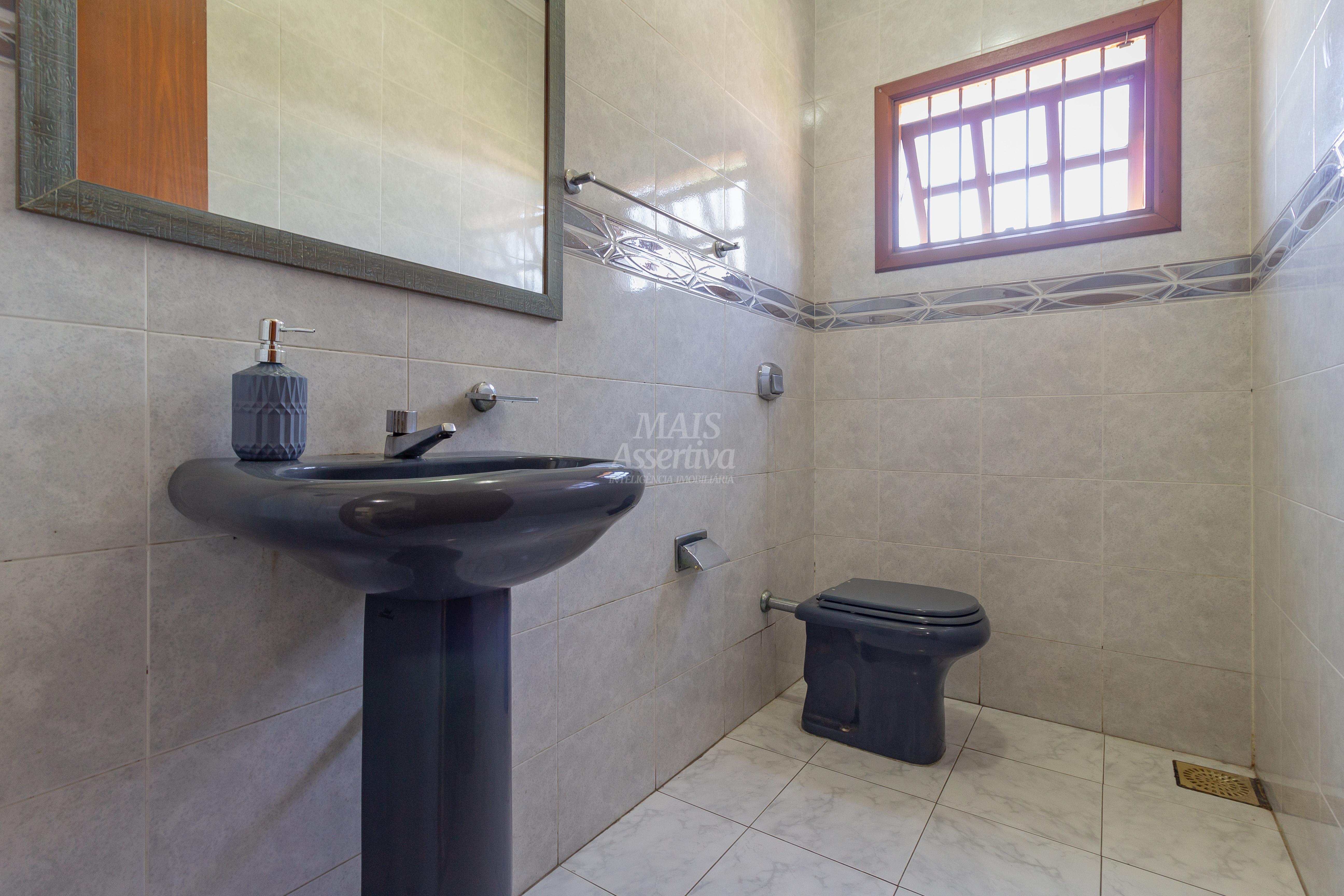 Sobrado semi mobiliado para venda de 4 dormitórios, bairro Canudos em Novo Hamburgo/RS. 