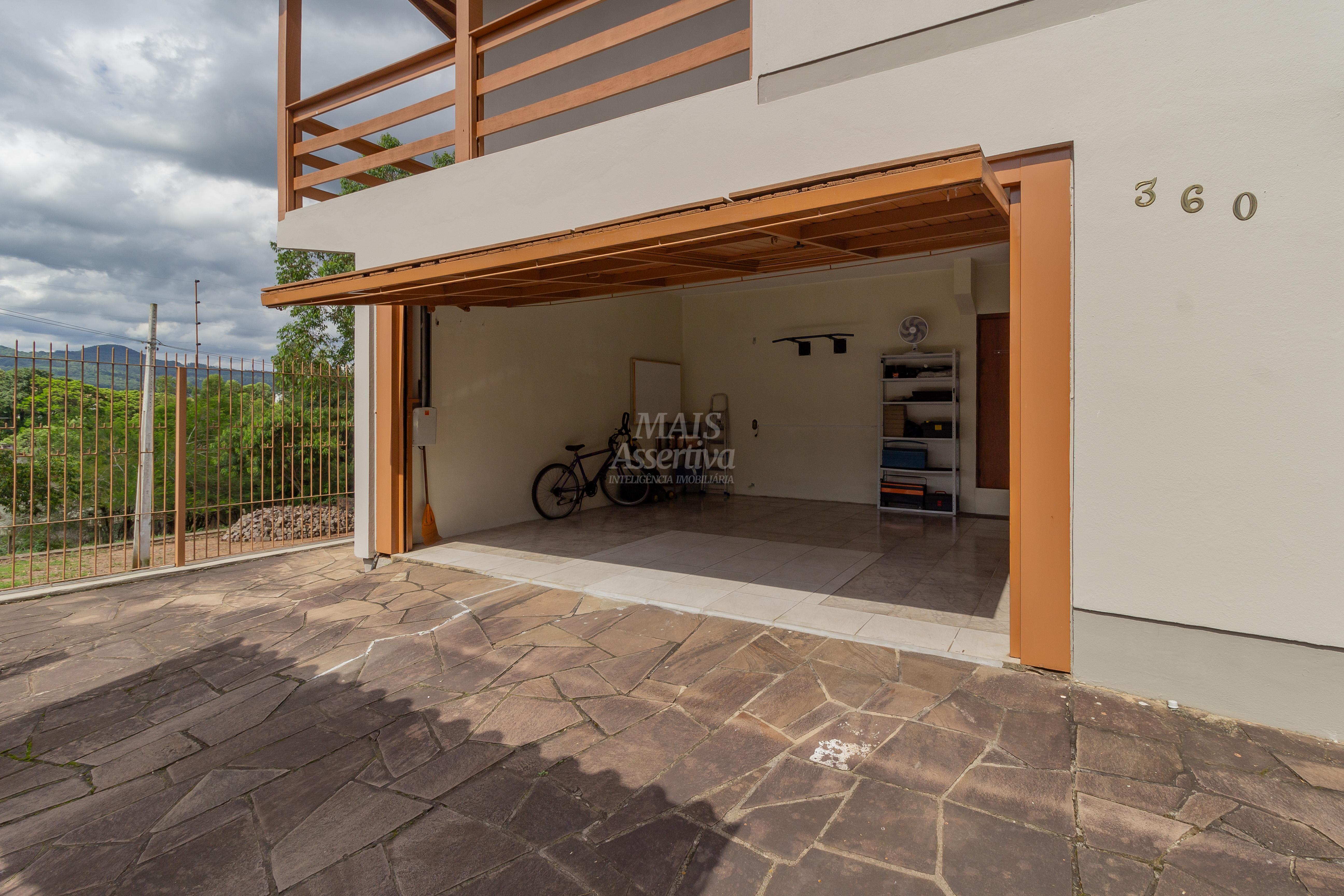 Sobrado semi mobiliado para venda de 4 dormitórios, bairro Canudos em Novo Hamburgo/RS. 