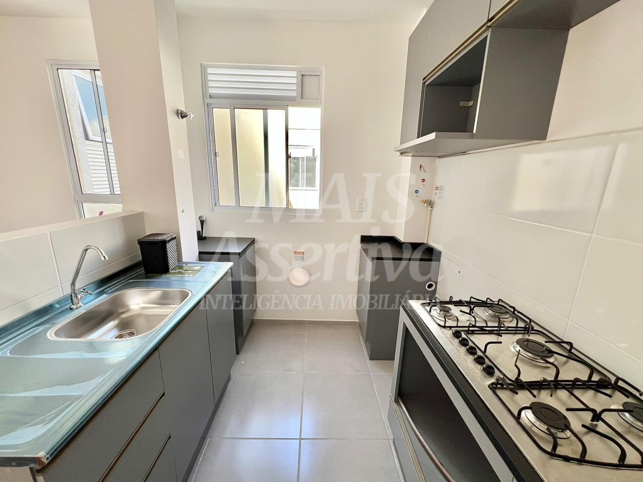 Apartamento semi mobiliado para locação, Porto Rotterdam - 5º andar 