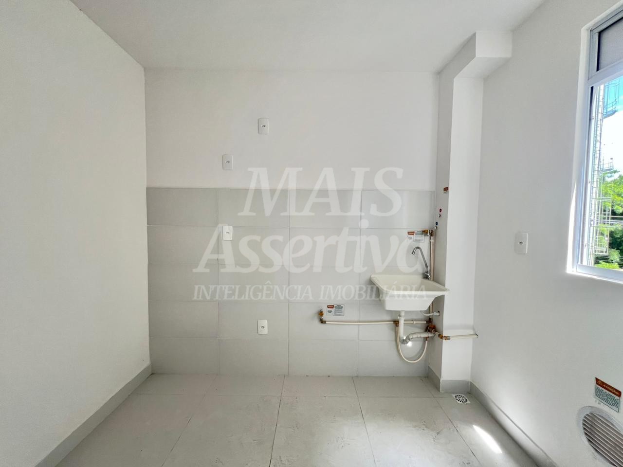 Apartamento para locação no 3º andar com sacada e churrasqueira, Porto Rotterdam