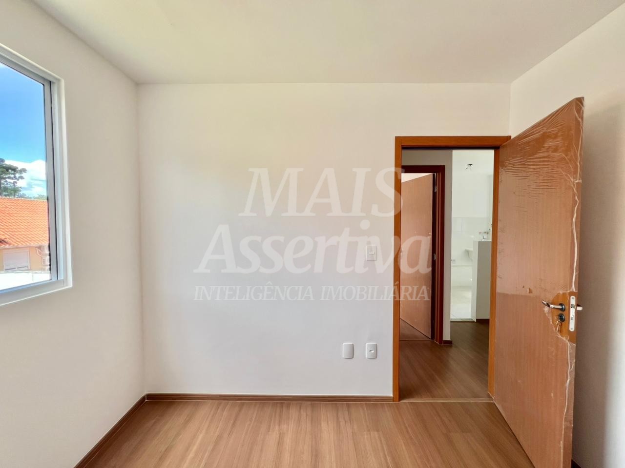 Apartamento para locação no 3º andar com sacada e churrasqueira, Porto Rotterdam