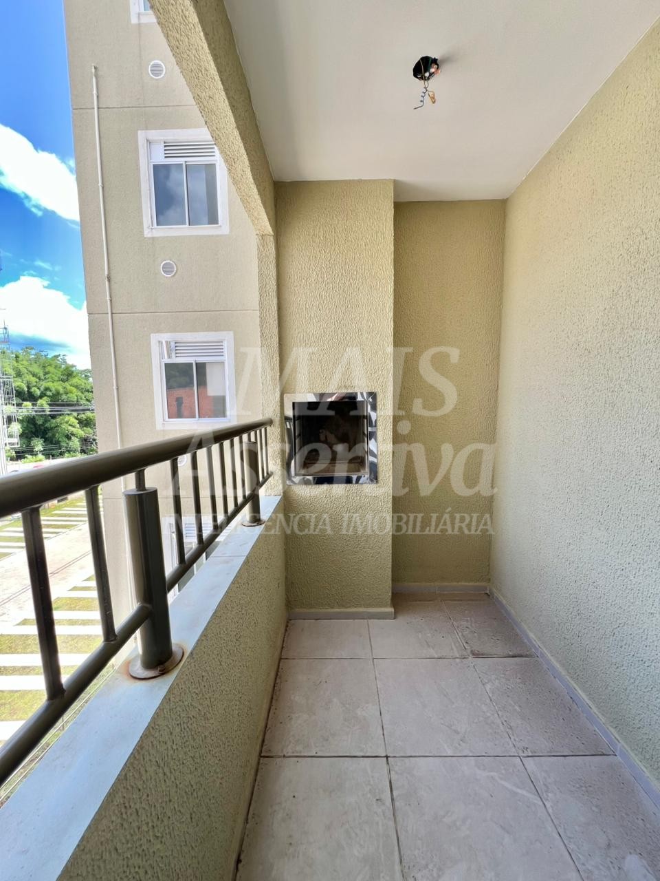 Apartamento para locação no 3º andar com sacada e churrasqueira, Porto Rotterdam