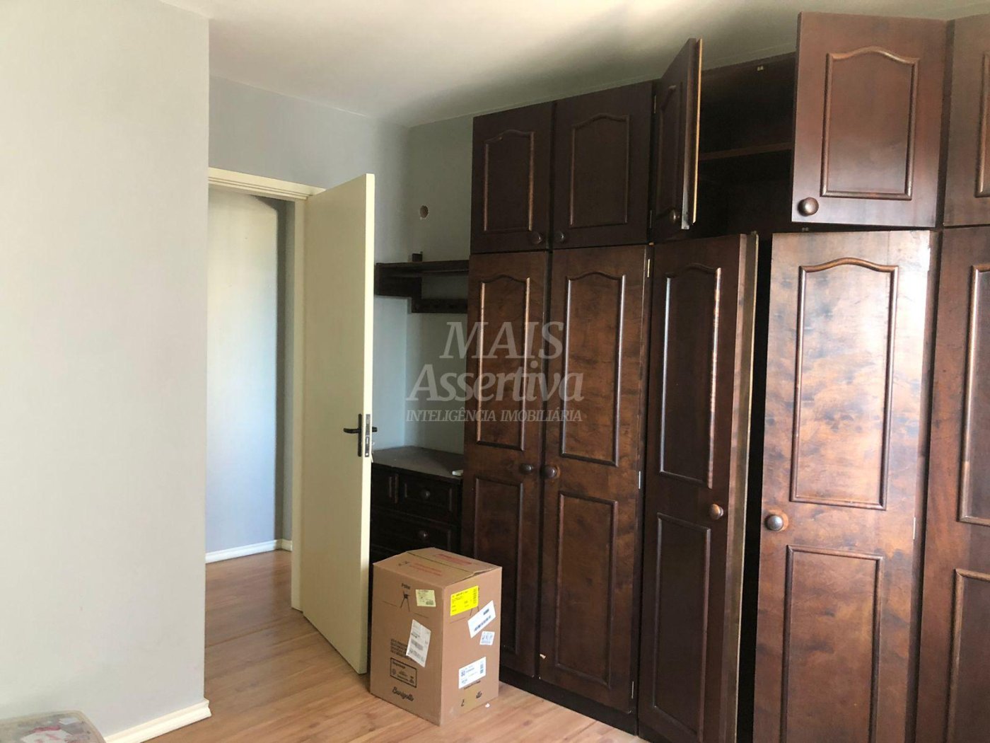 Apartamento semi-mobiliado para venda Dom Pedro II e - 9º andar