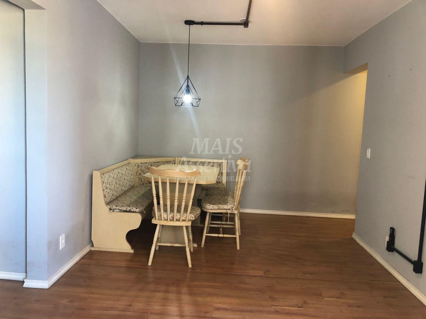 Apartamento semi-mobiliado para venda Dom Pedro II e - 9º andar