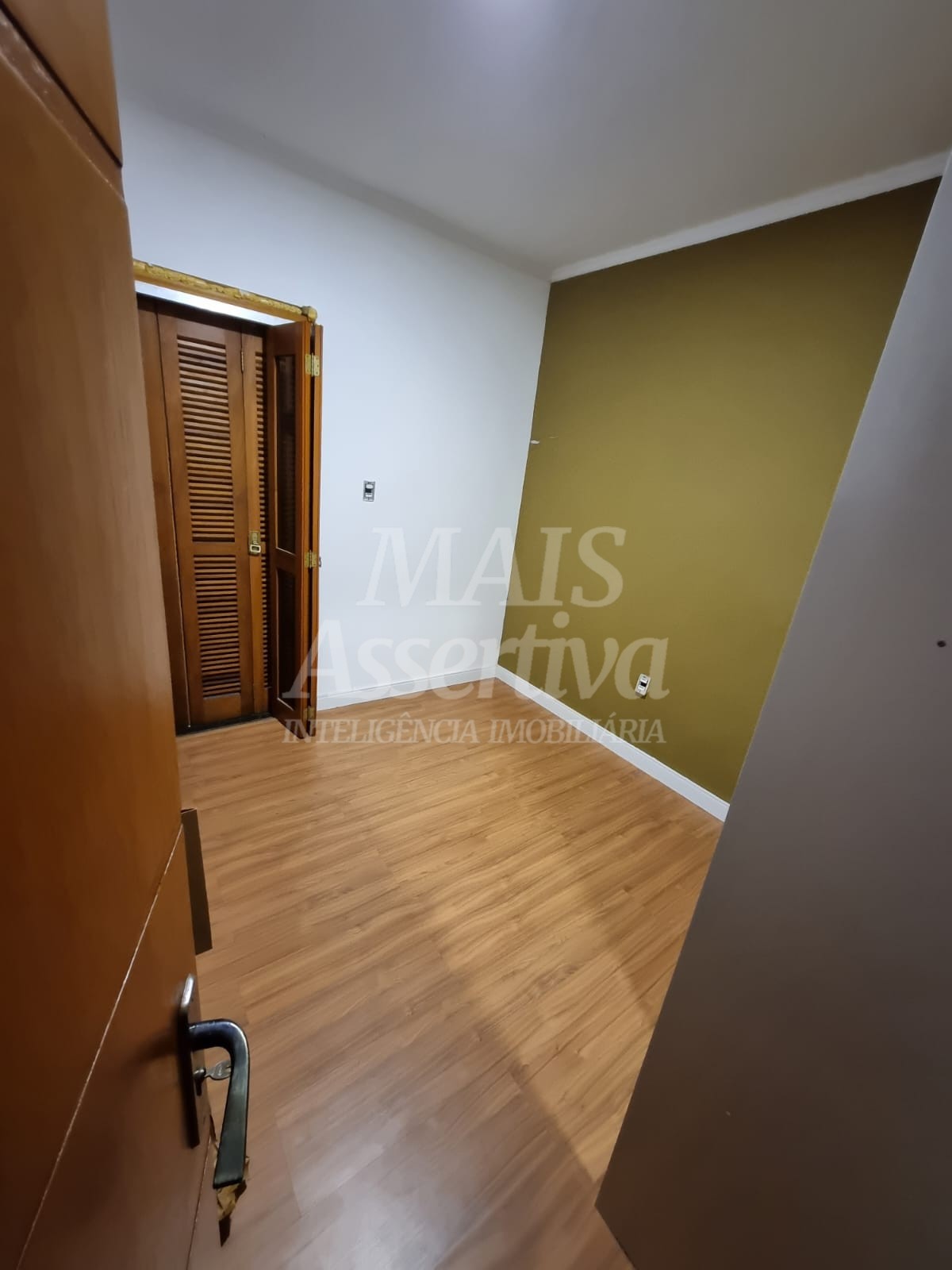 Casa de Alvenaria três pisos à venda, localizada no bairro Firenze/ Campo Bom.