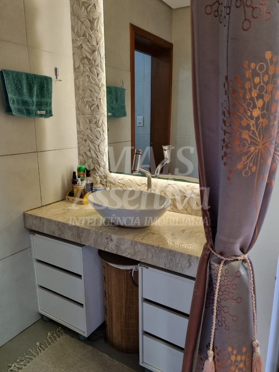 Casa de Alvenaria três pisos à venda, localizada no bairro Firenze/ Campo Bom.