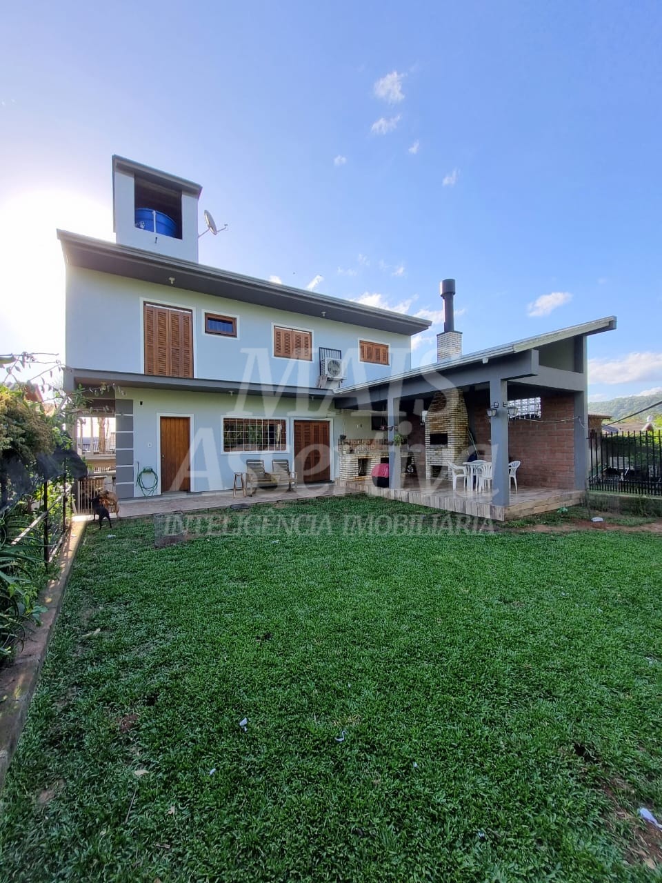 Casa de Alvenaria três pisos à venda, localizada no bairro Firenze/ Campo Bom.