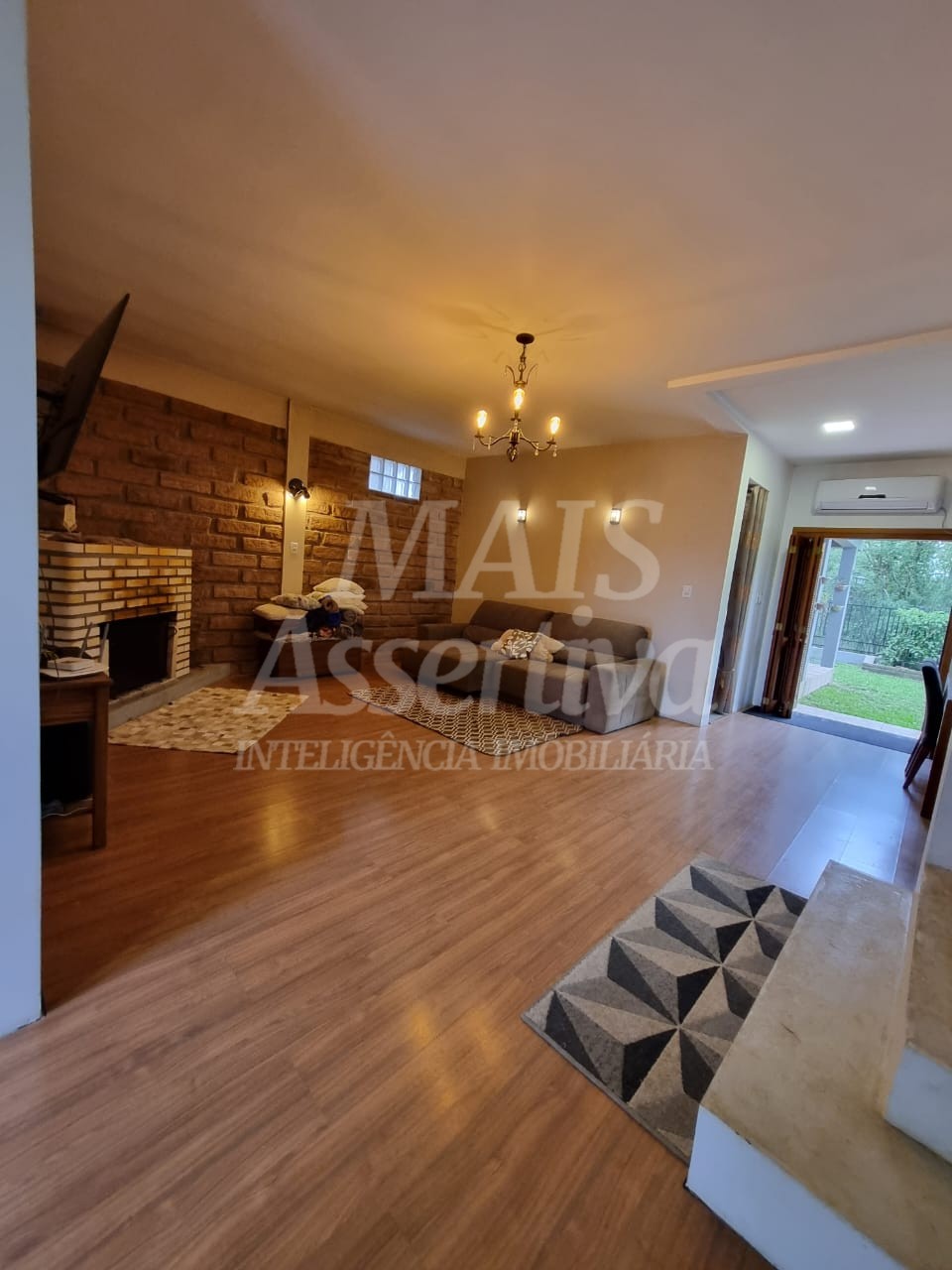 Casa de Alvenaria três pisos à venda, localizada no bairro Firenze/ Campo Bom.