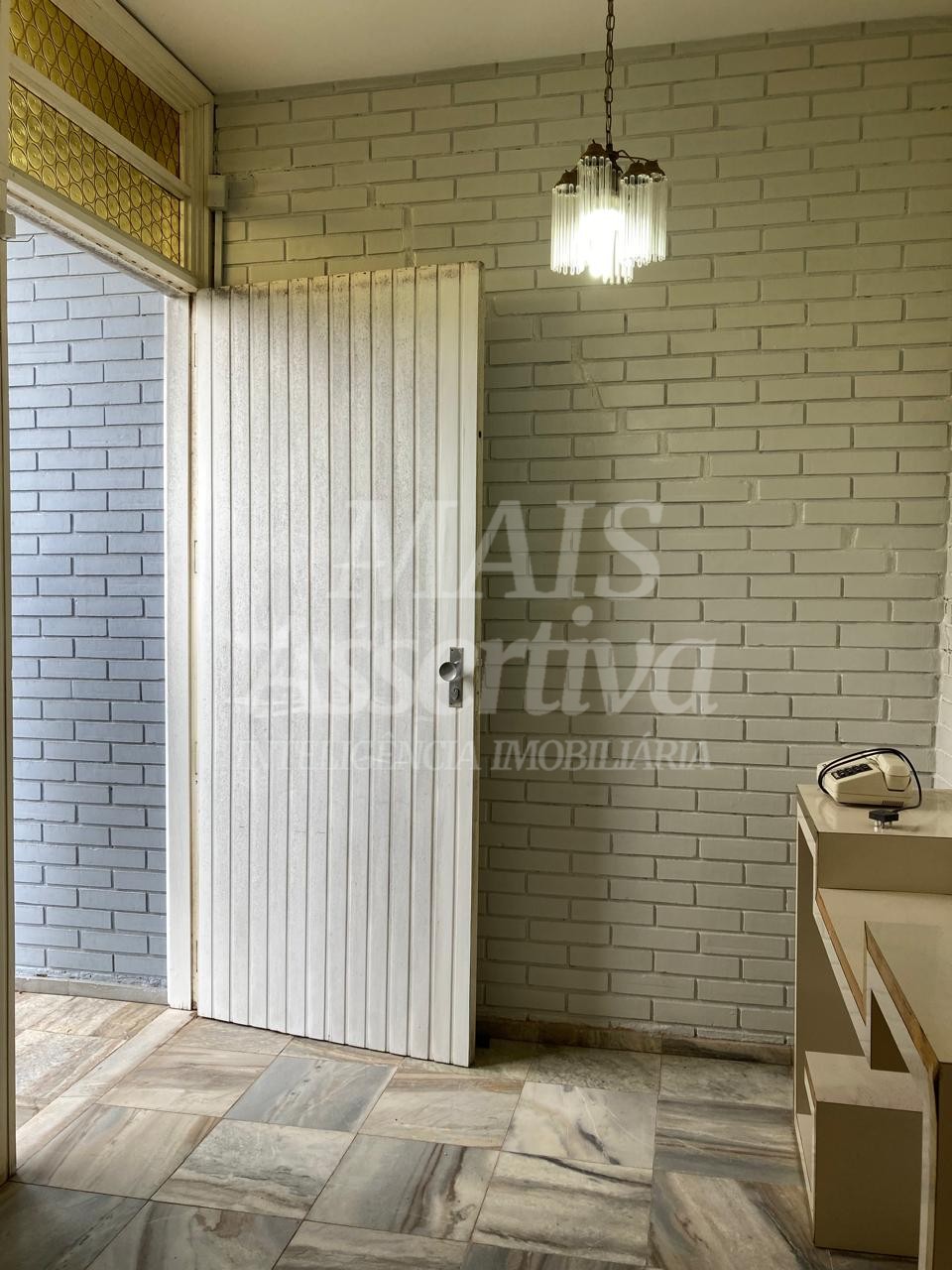 Casa com 03 dormitórios para venda no bairro Primavera