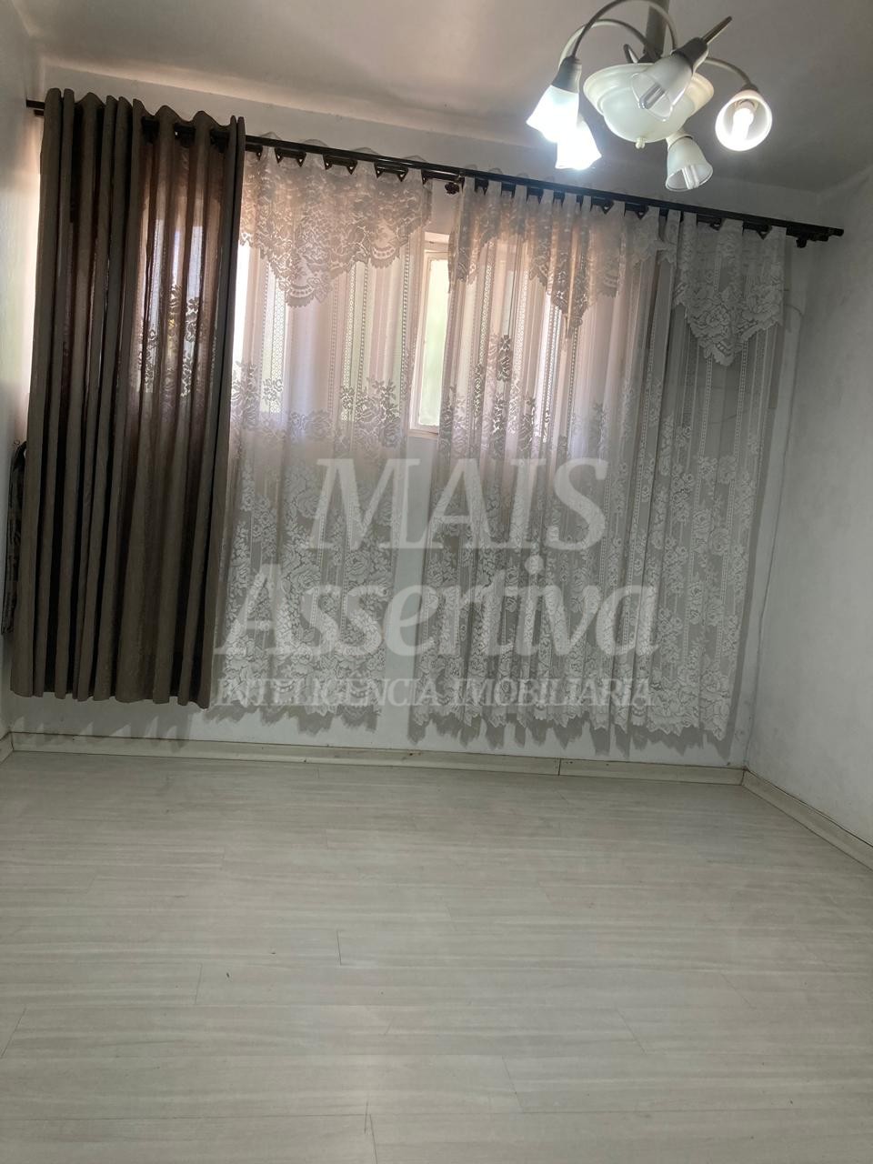 Casa com 03 dormitórios para venda no bairro Primavera