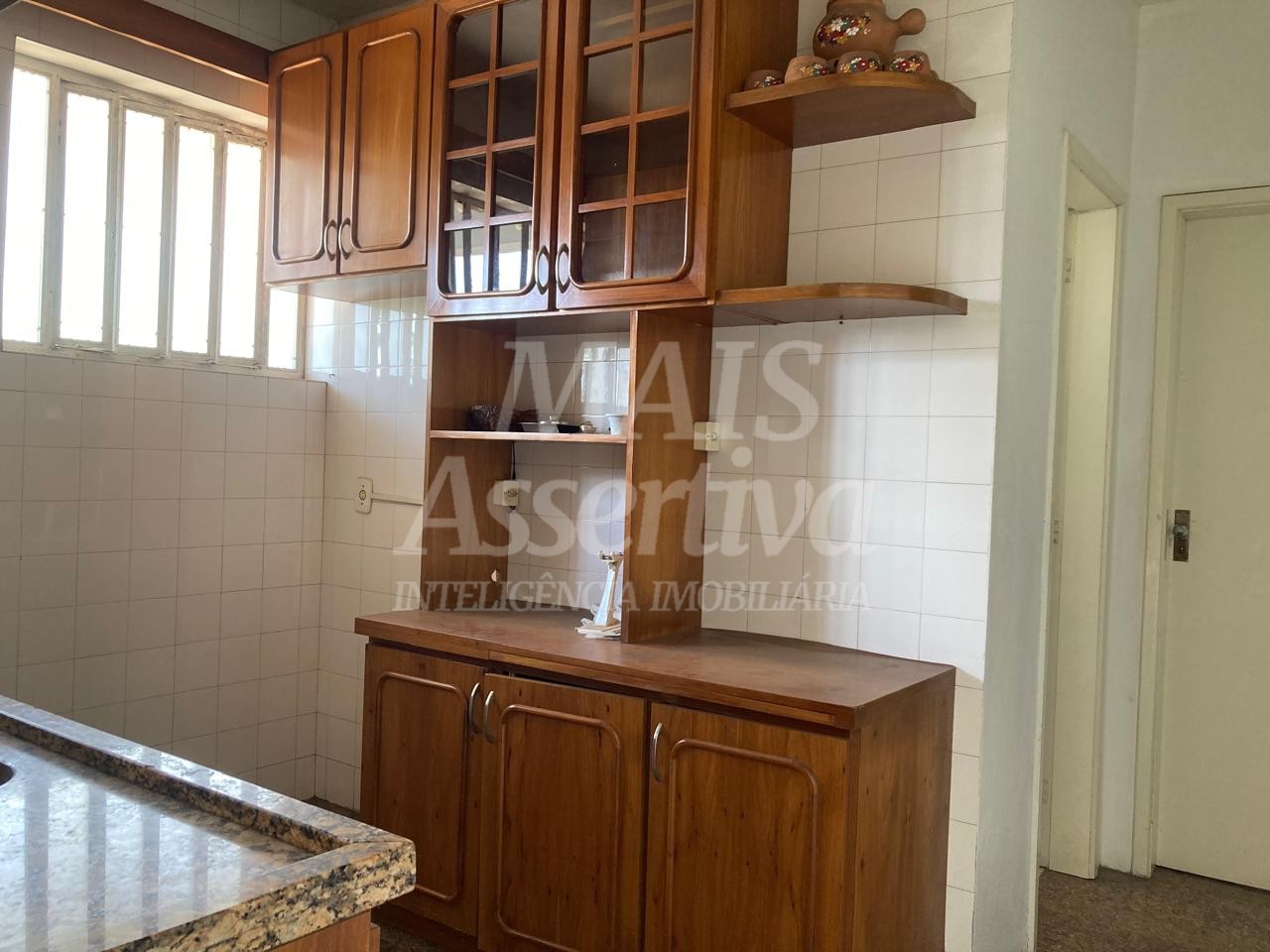 Casa com 03 dormitórios para venda no bairro Primavera