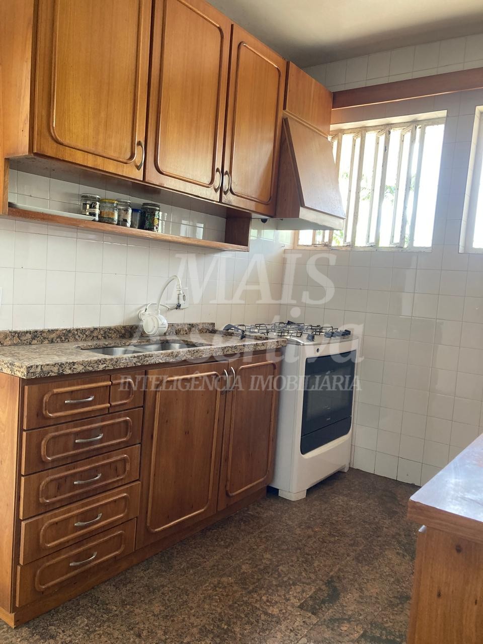 Casa com 03 dormitórios para venda no bairro Primavera