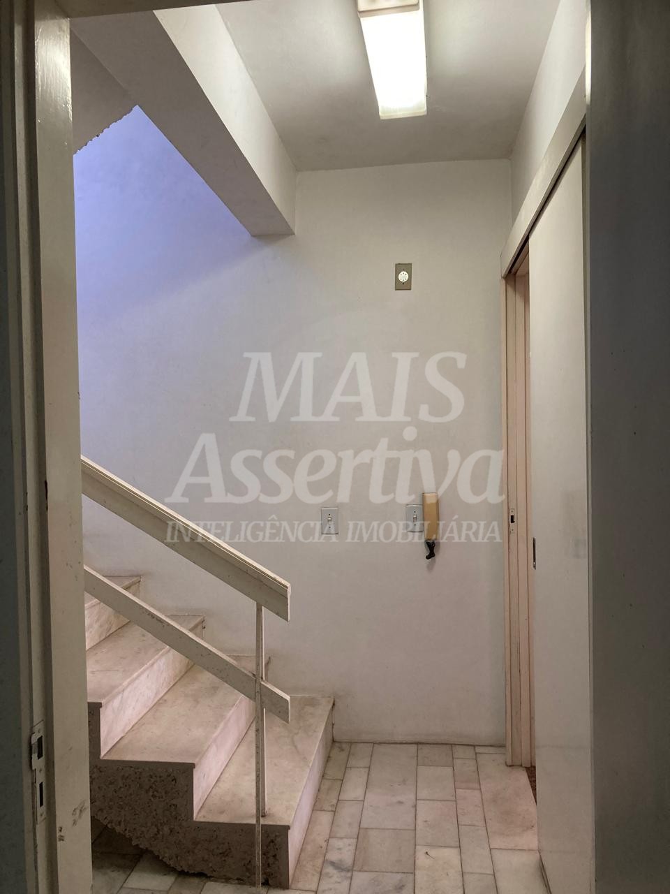 Casa com 03 dormitórios para venda no bairro Primavera