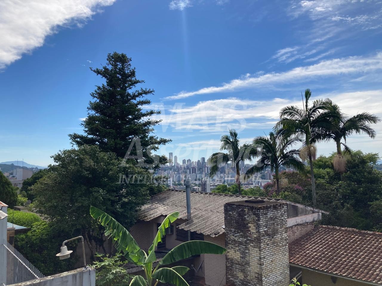 Casa com 03 dormitórios para venda no bairro Primavera