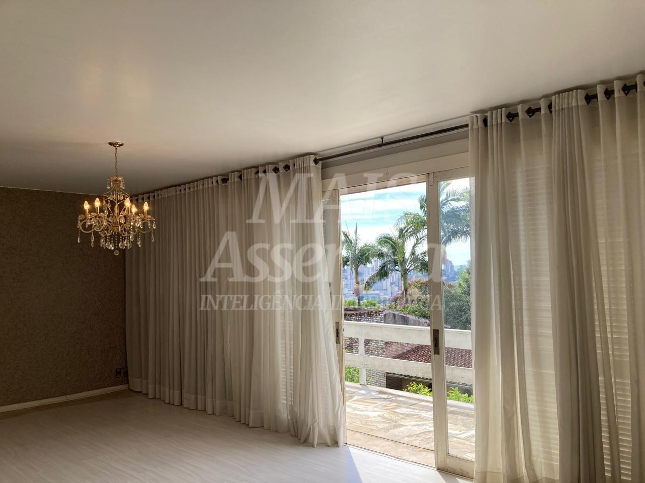 Casa com 03 dormitórios para venda no bairro Primavera