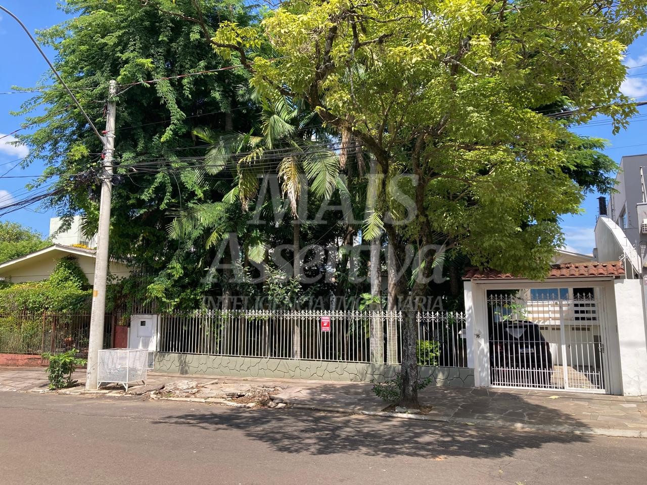 Casa mobiliada com 05 dormitórios para locação no bairro Guarani Novo Hamburgo