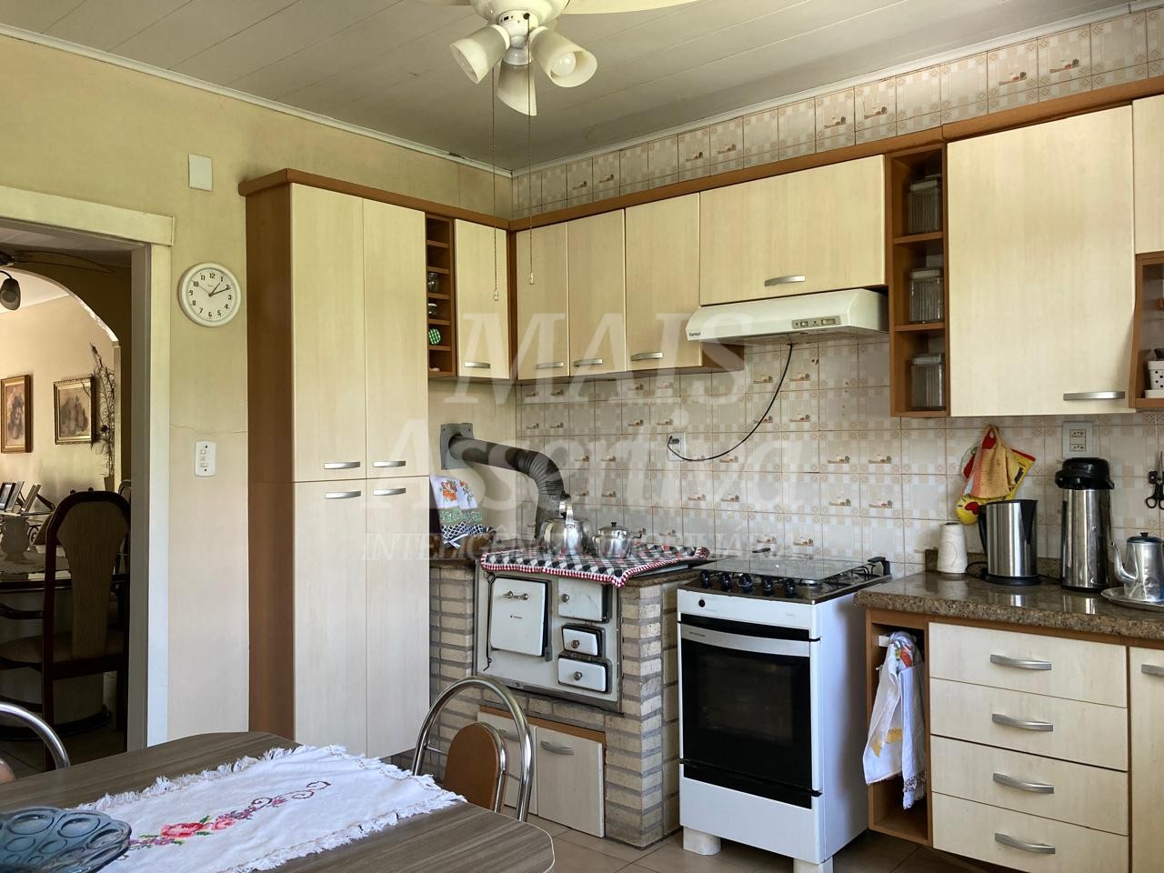 Casa mobiliada com 05 dormitórios para locação no bairro Guarani Novo Hamburgo