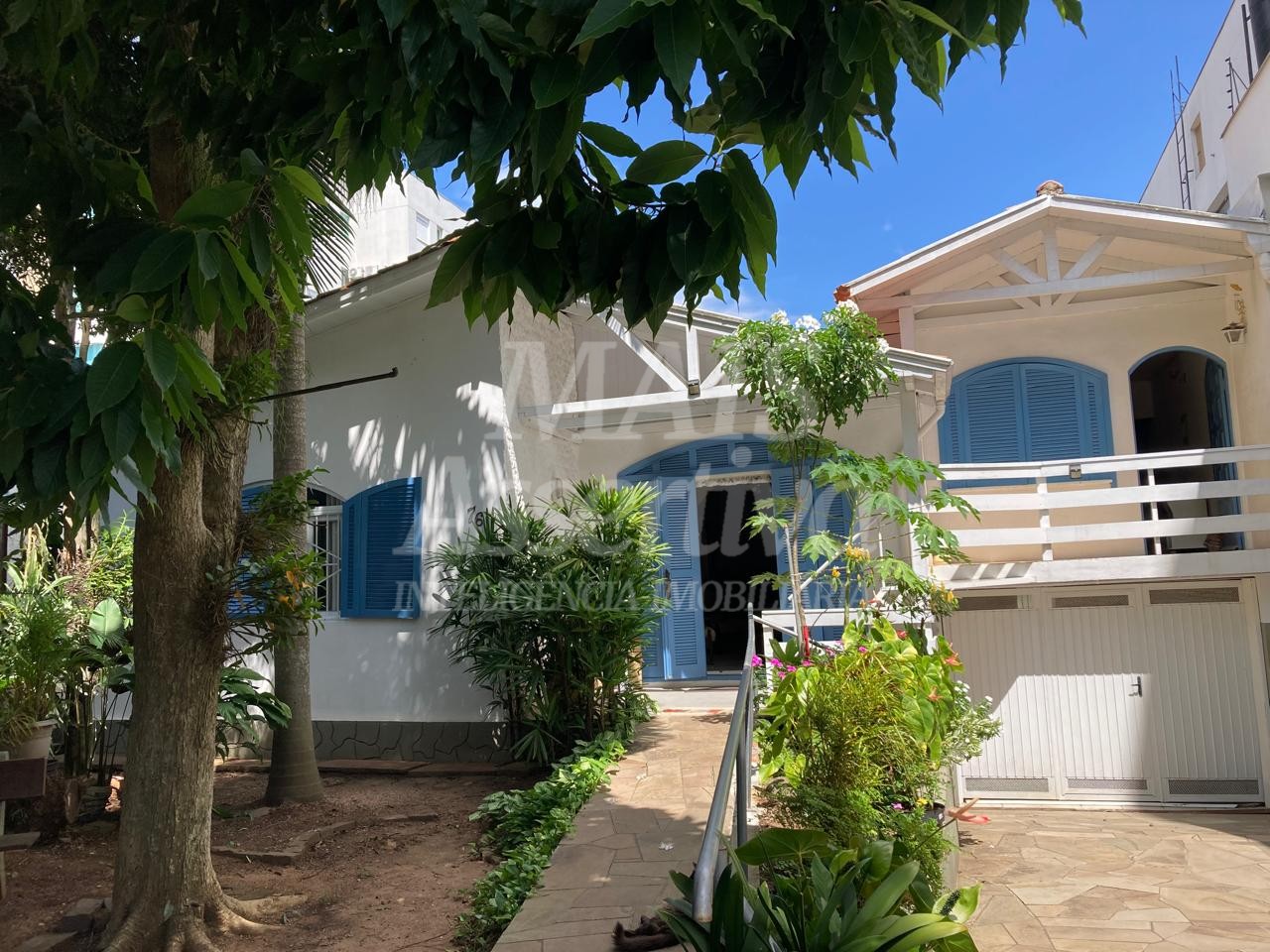 Casa mobiliada com 05 dormitórios para locação no bairro Guarani Novo Hamburgo