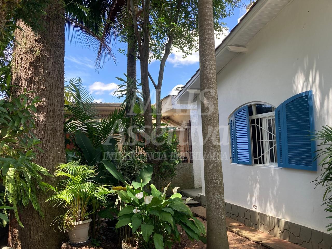 Casa mobiliada com 05 dormitórios para locação no bairro Guarani Novo Hamburgo