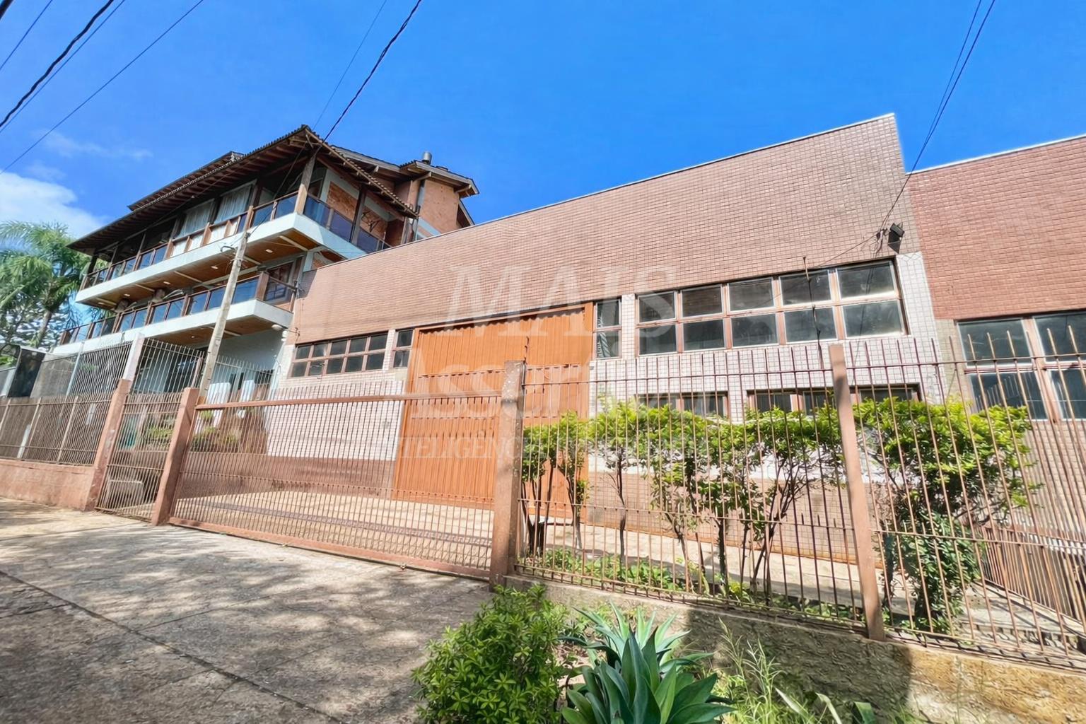 Prédio comercial de 400m² para locação na Rua Guia Lopes 