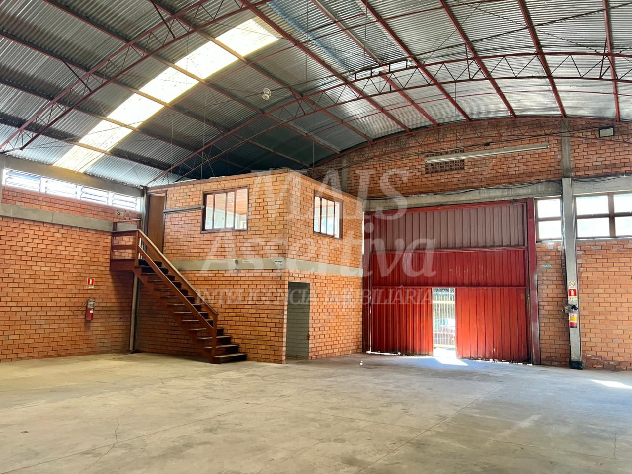 Prédio comercial de 400m² para locação na Rua Guia Lopes 