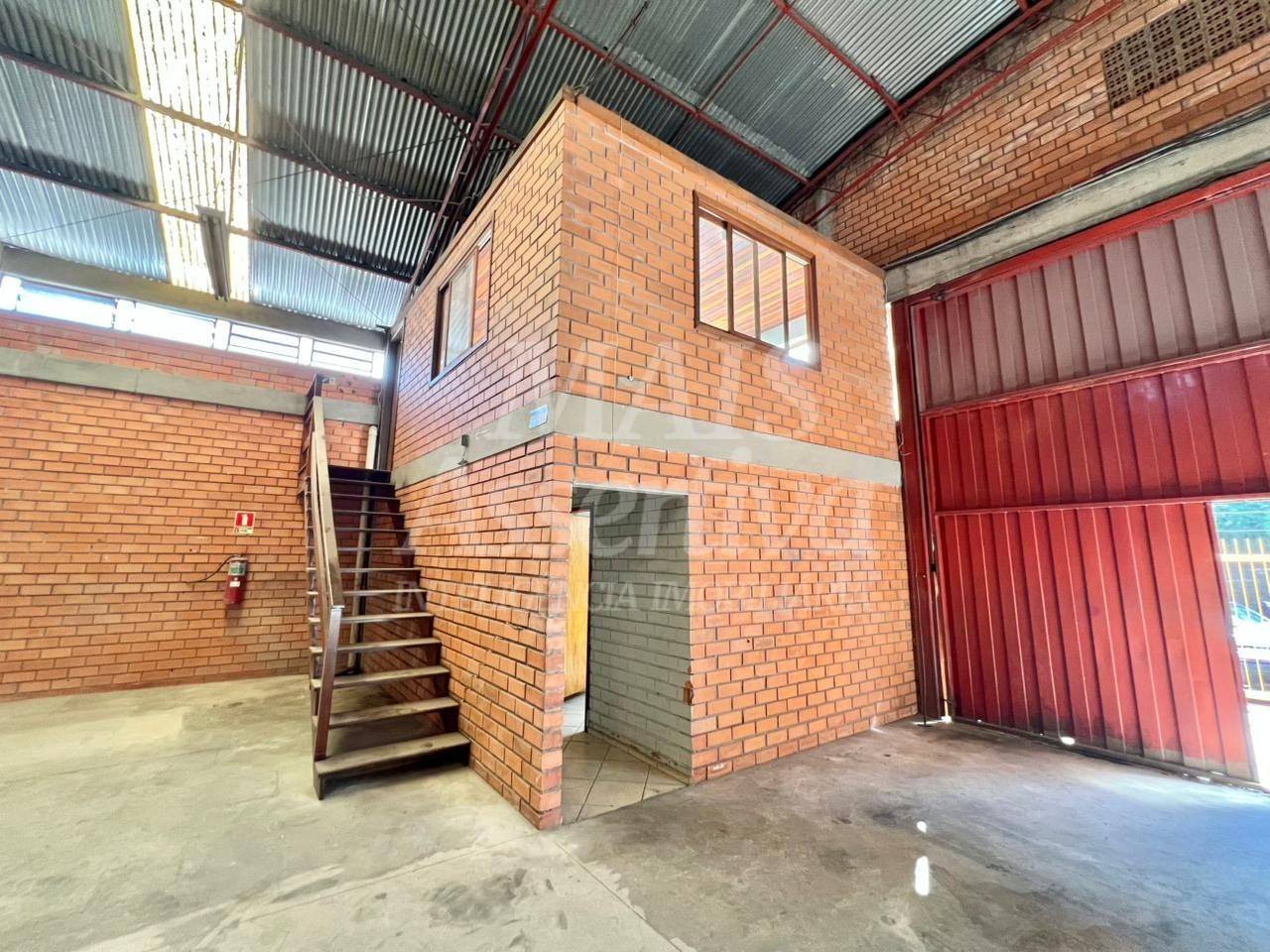 Prédio comercial de 400m² para locação na Rua Guia Lopes 