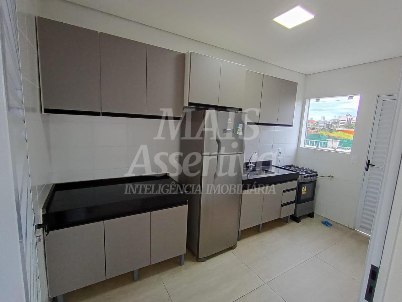Apartamento térreo, semi mobiliado para venda no Porto Baden  