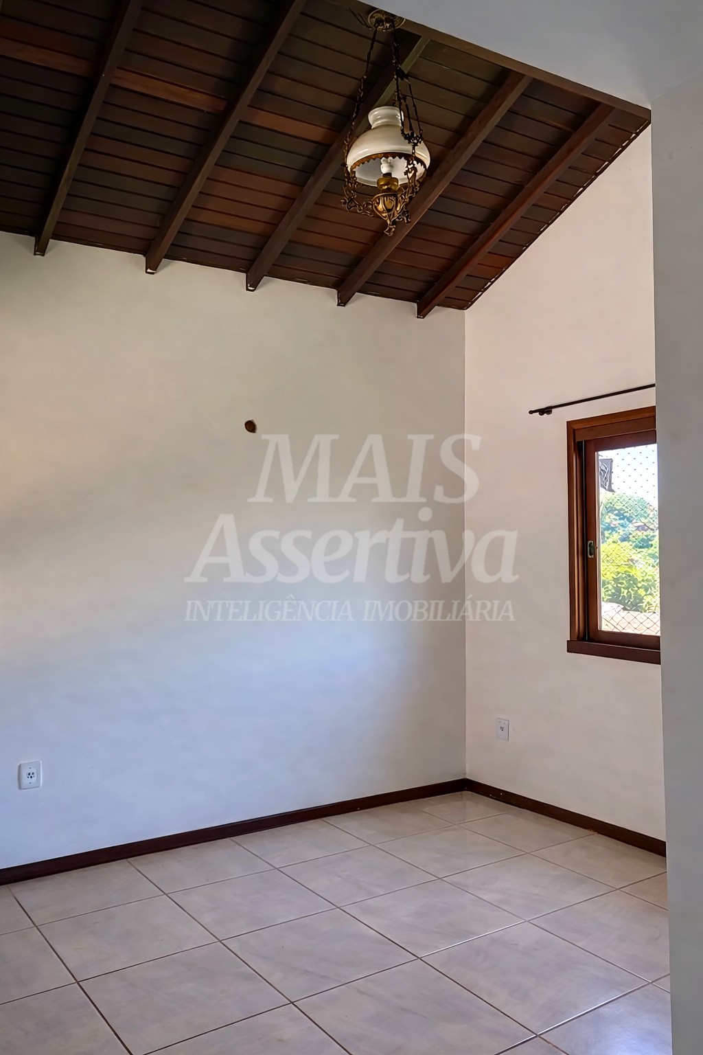 Casa de 3 dormitórios no bairro Guarini em Novo Hamburgo 